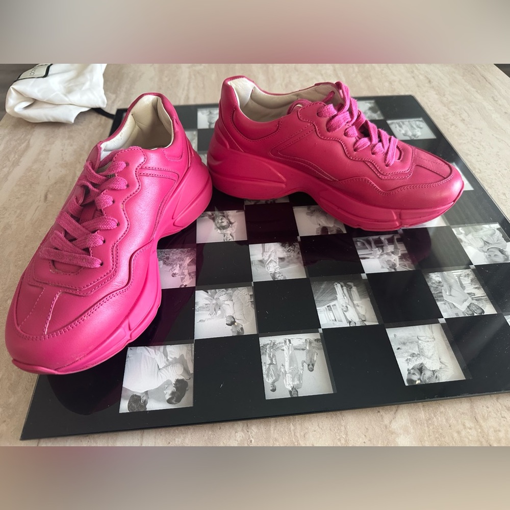 Authentic Gucci Fuchsia Leather Sneakers - Picture 2 of 6